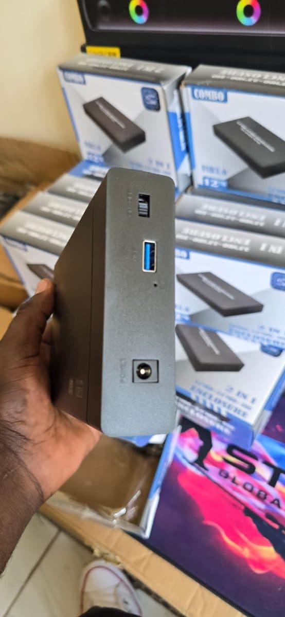 2-in-1 enclosures that accept both 3.5" and 2.5" SATA HDD/SSD preview 3